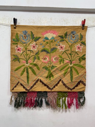 Vintage beautiful hand wool - hand,